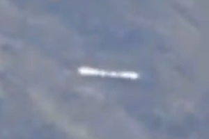 Cigar shaped UFO filmed in Cerro Uritorco, Argentina